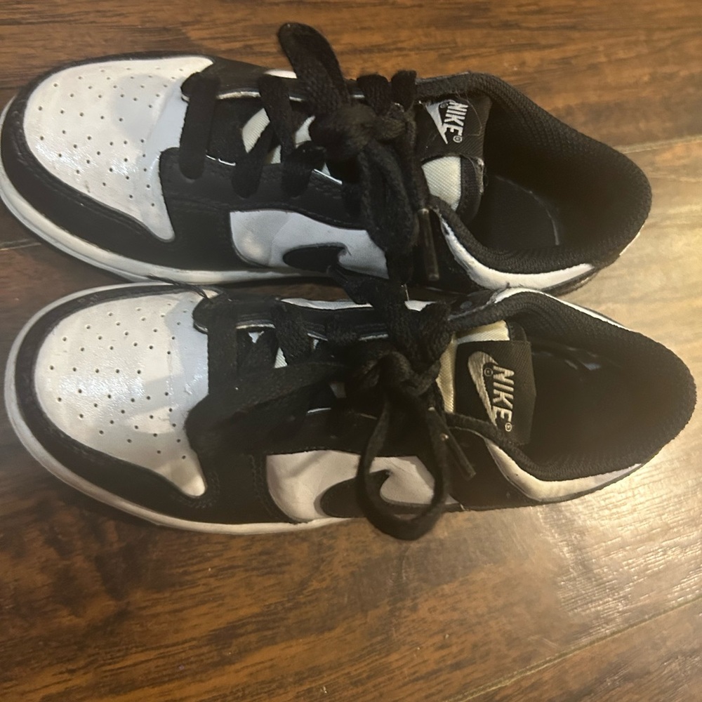 Nike Black and White Leather Sneakers